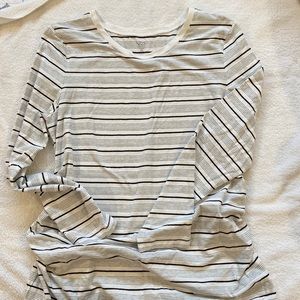 Gap Maternity long sleeve shirt
